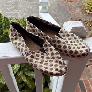 TOMS Women's Beige and Brown Polka Dot Flats